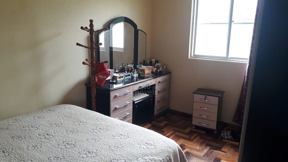 Casa, 4 quartos, 262 m² - Foto 1