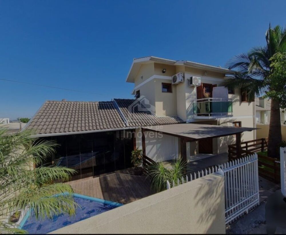 Casa, 3 quartos, 223 m² - Foto 1