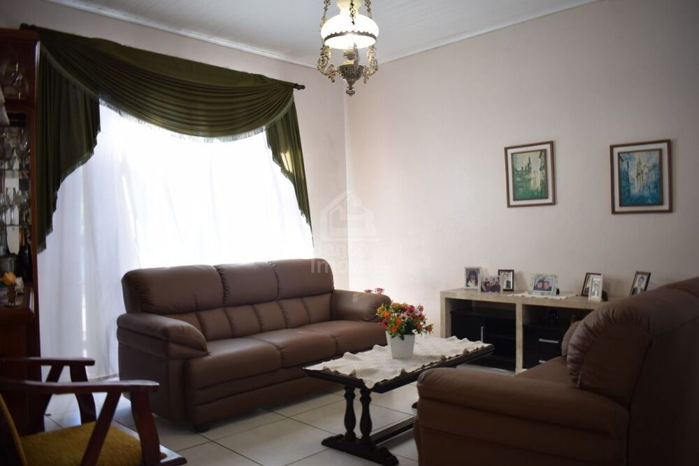 Casa, 4 quartos, 230 m² - Foto 1