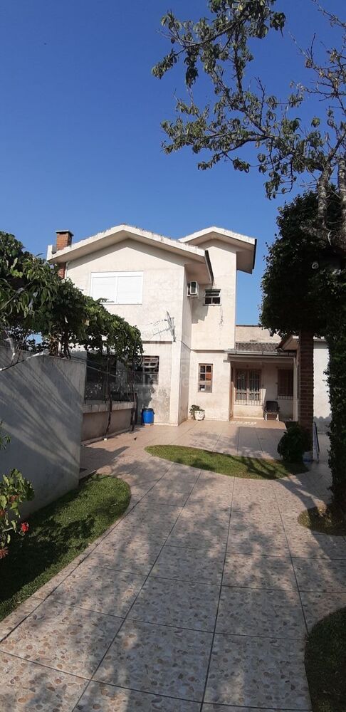 Sobrado à venda com 5 quartos, 216m² - Foto 1