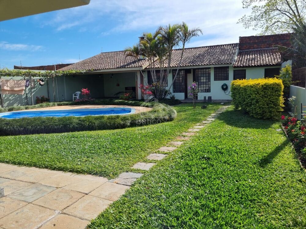 Casa, 4 quartos, 255 m² - Foto 1
