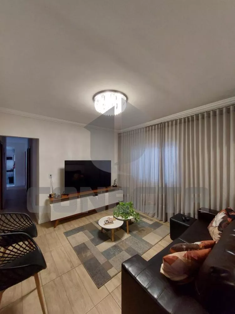 Casa à venda com 3 quartos, 140m² - Foto 1