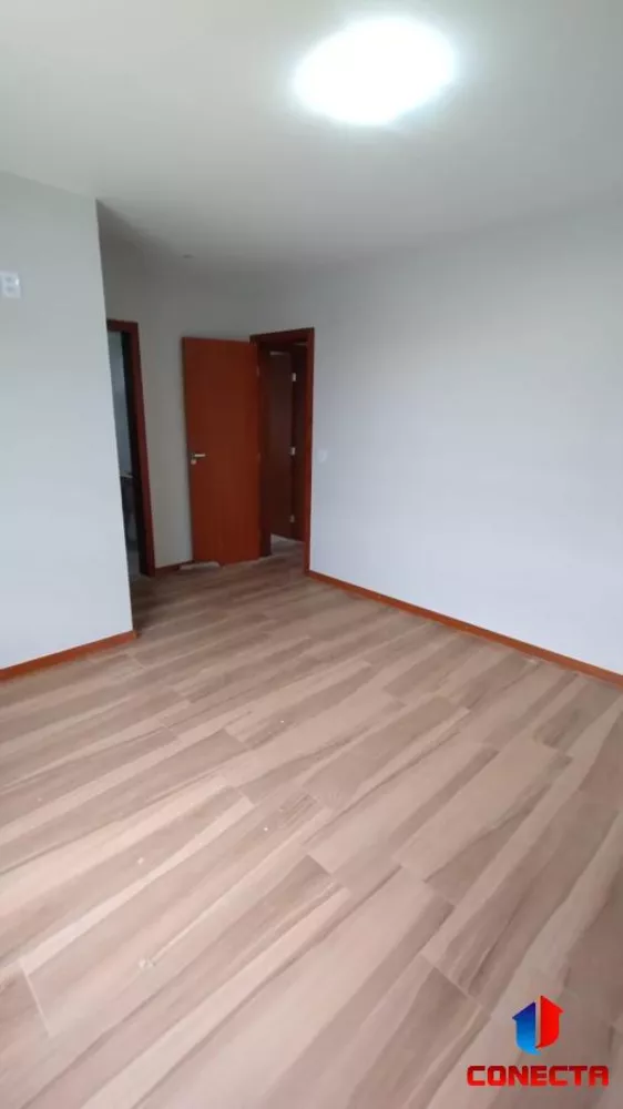 Casa à venda com 3 quartos, 198m² - Foto 3