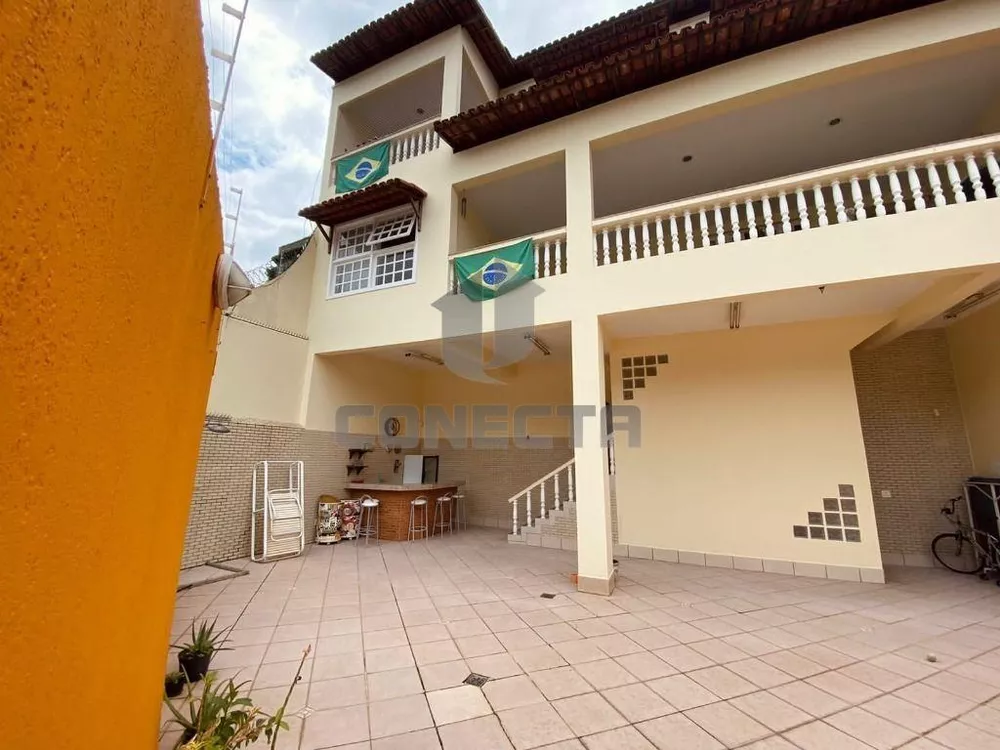 Casa à venda com 4 quartos, 450m² - Foto 1