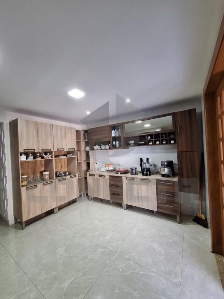 Casa à venda com 3 quartos, 360m² - Foto 12