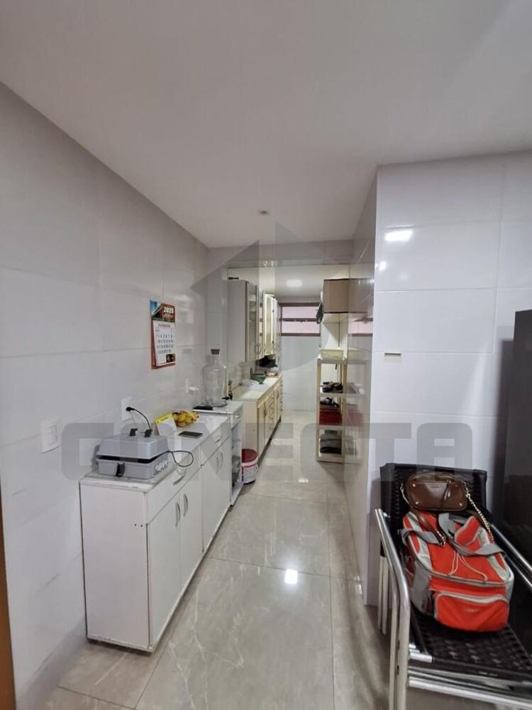 Casa à venda com 3 quartos, 360m² - Foto 14