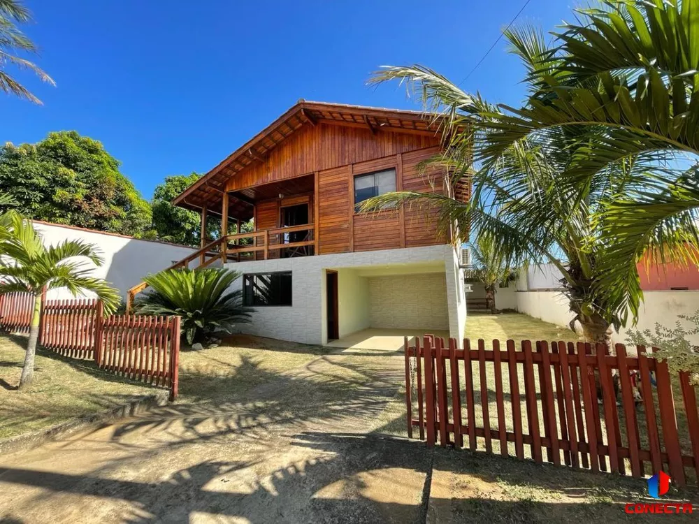 Casa à venda com 4 quartos, 240m² - Foto 1