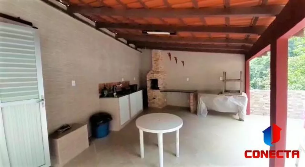 Chácara à venda com 5 quartos, 200m² - Foto 2