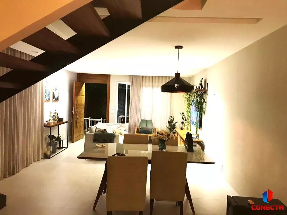 Casa à venda com 3 quartos, 125m² - Foto 2