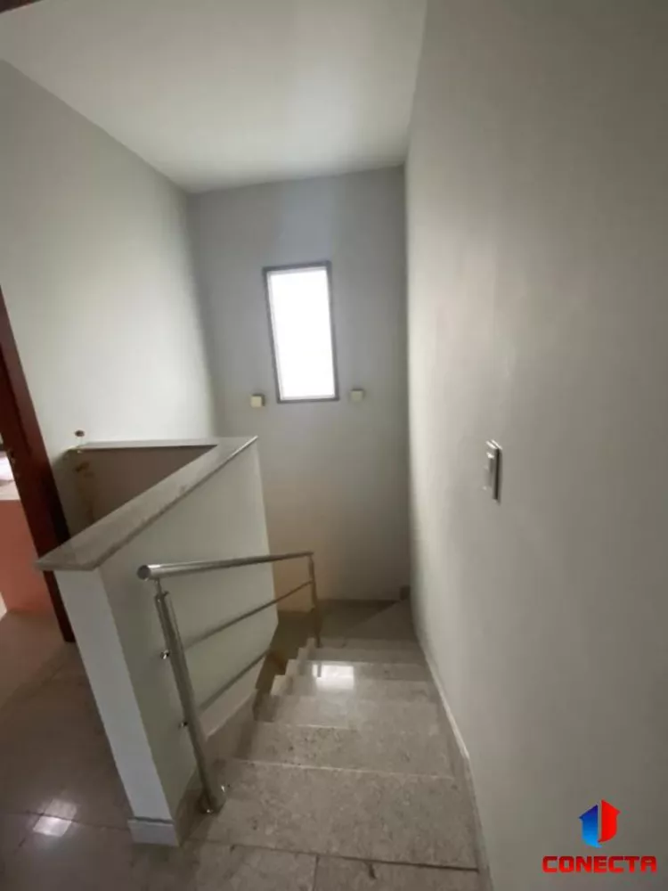 Casa à venda com 4 quartos, 200m² - Foto 5