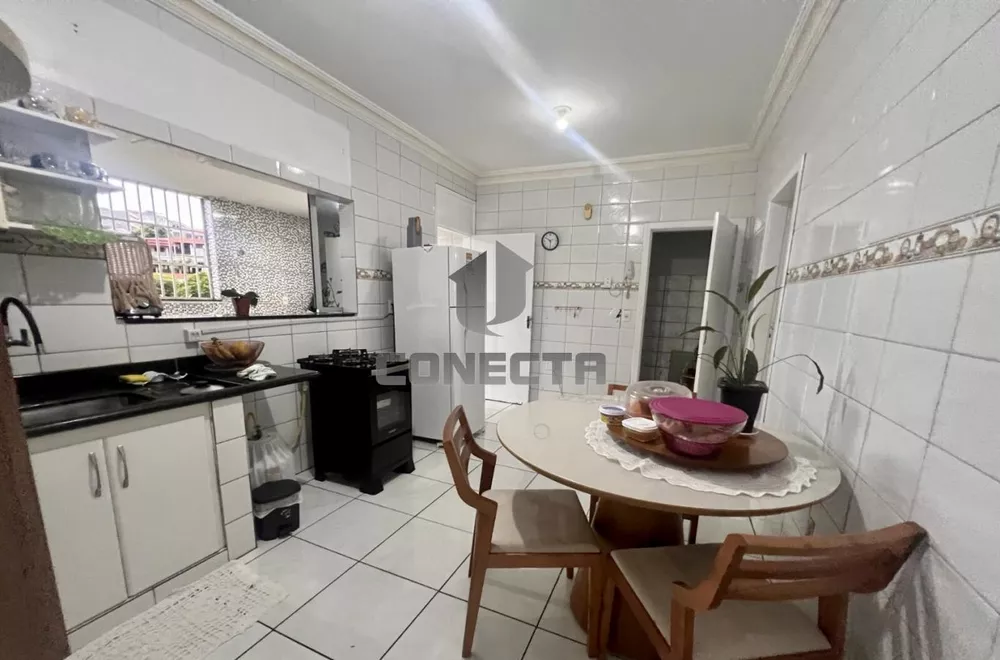 Apartamento à venda com 3 quartos, 81m² - Foto 4