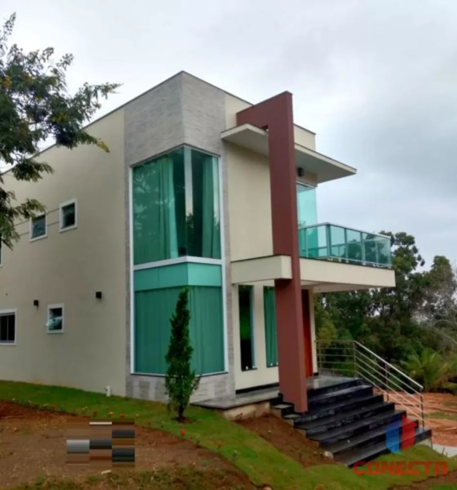 Casa à venda com 4 quartos, 330m² - Foto 1