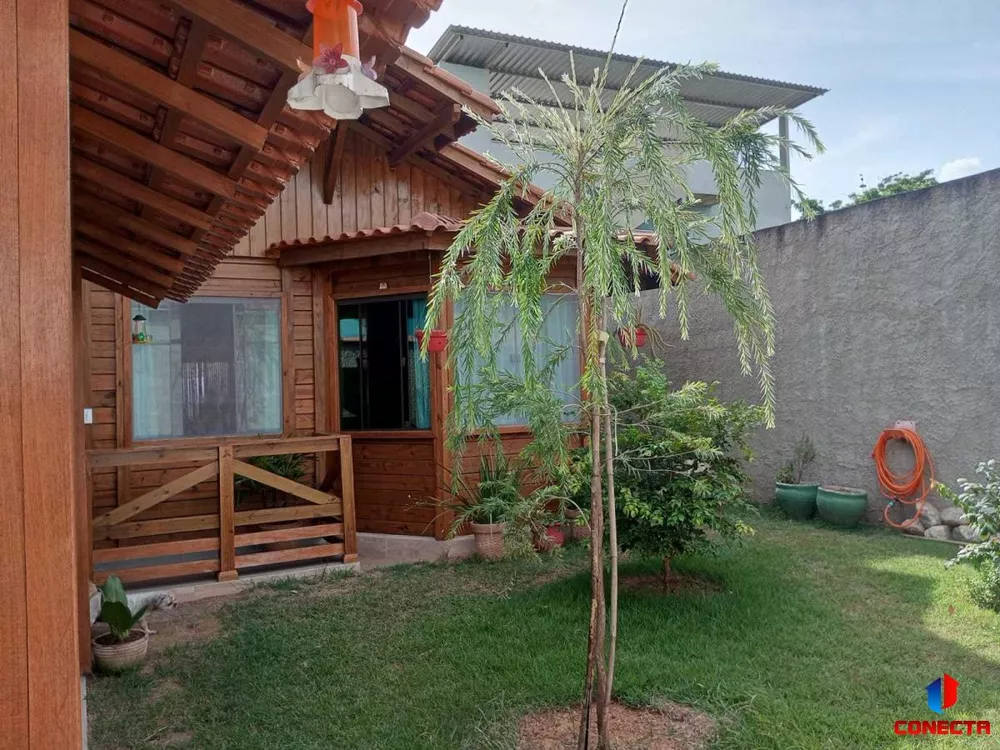 Casa à venda com 2 quartos, 62m² - Foto 1