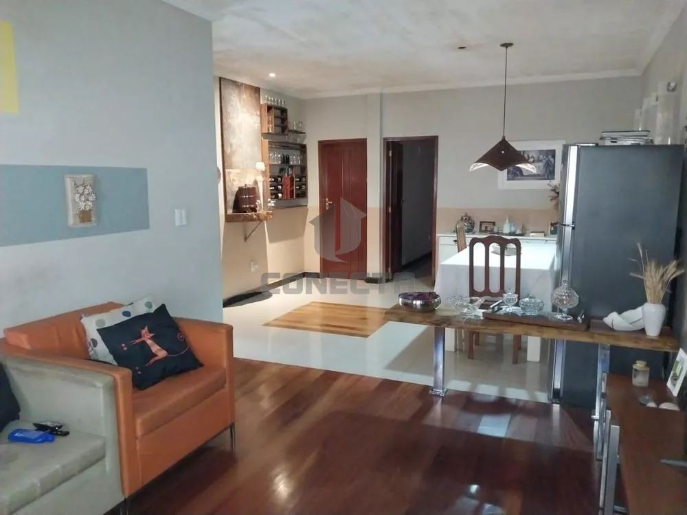 Casa à venda com 2 quartos, 900m² - Foto 3