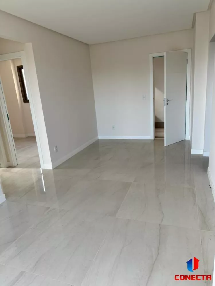 Apartamento à venda com 2 quartos, 70m² - Foto 2