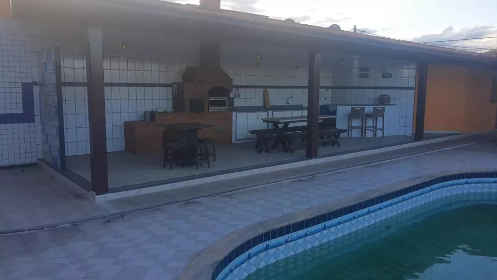 Casa à venda com 4 quartos, 440m² - Foto 1