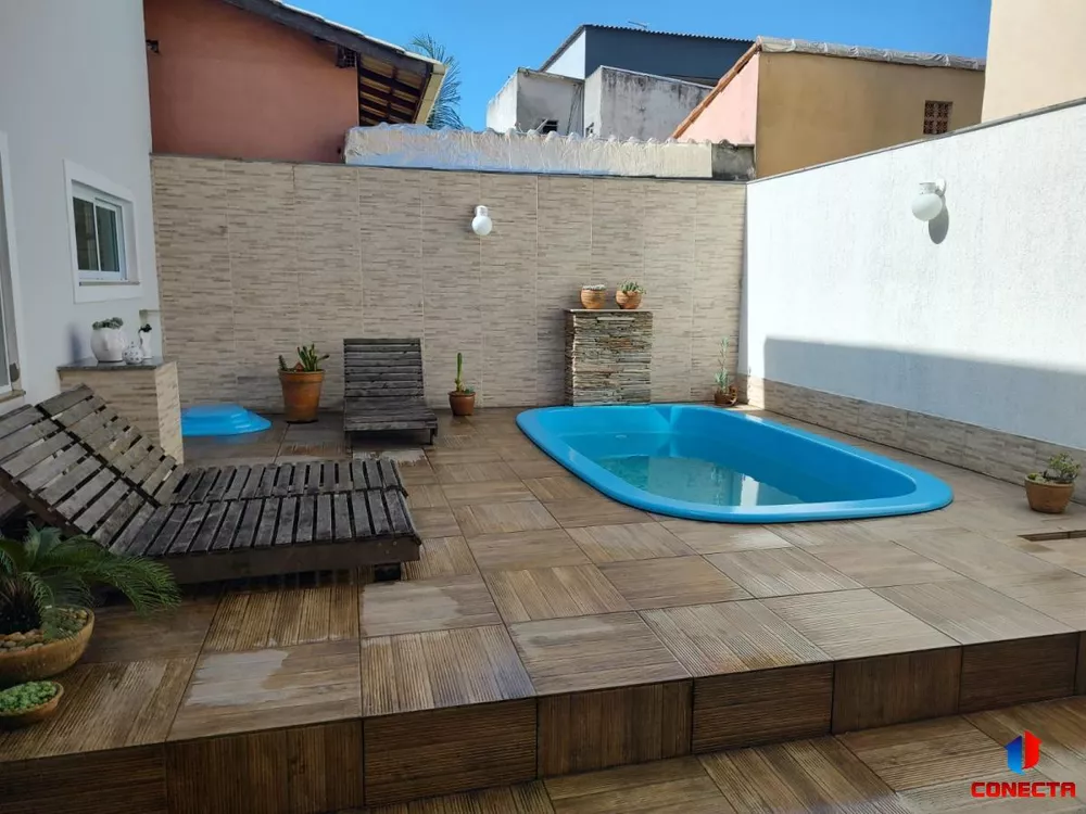 Casa à venda com 3 quartos, 168m² - Foto 1