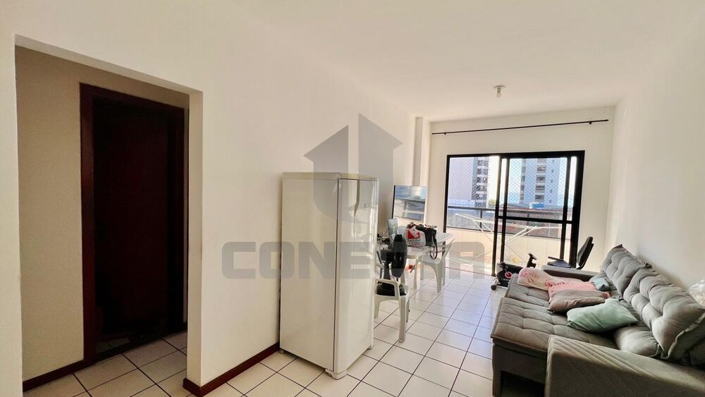 Apartamento à venda com 2 quartos, 70m² - Foto 2