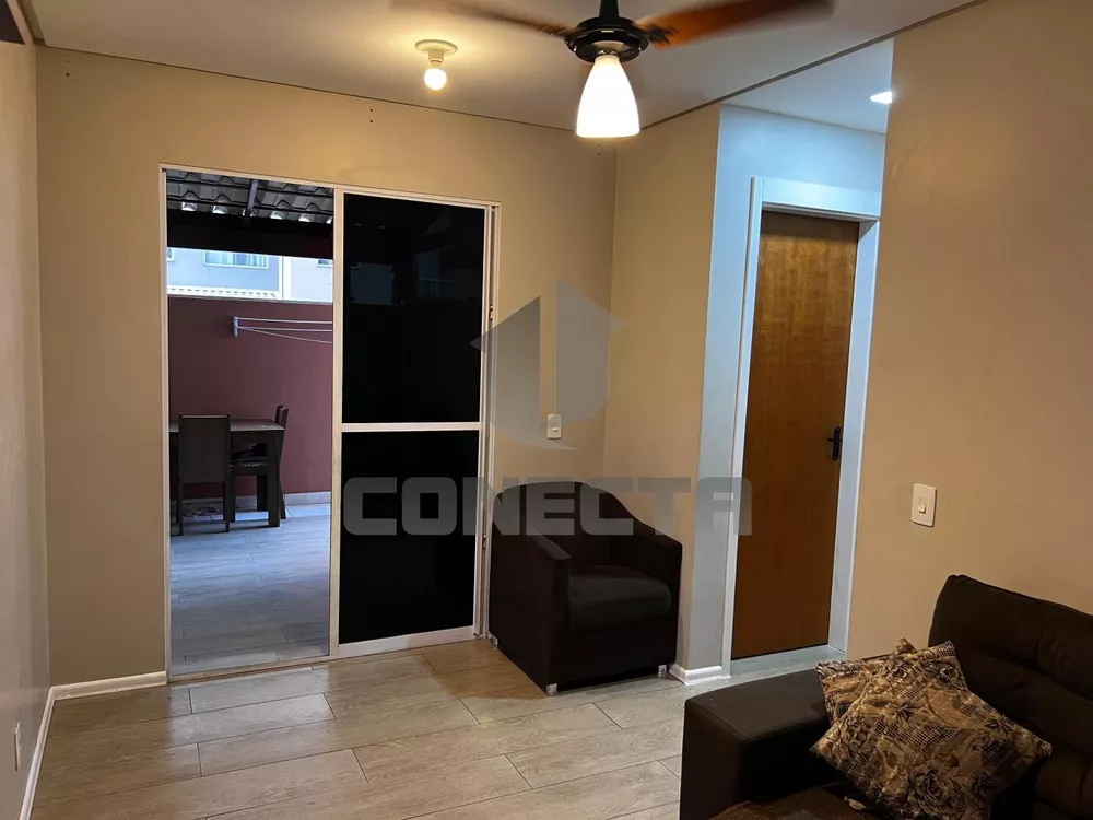 Apartamento à venda com 2 quartos, 70m² - Foto 1