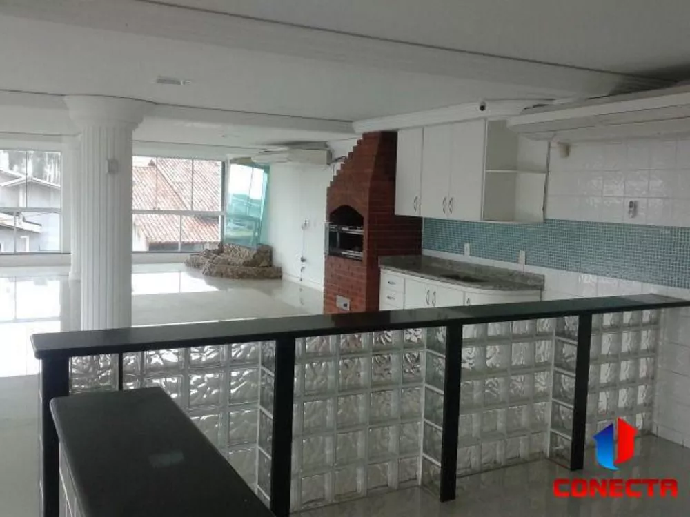 Casa à venda com 5 quartos, 300m² - Foto 1