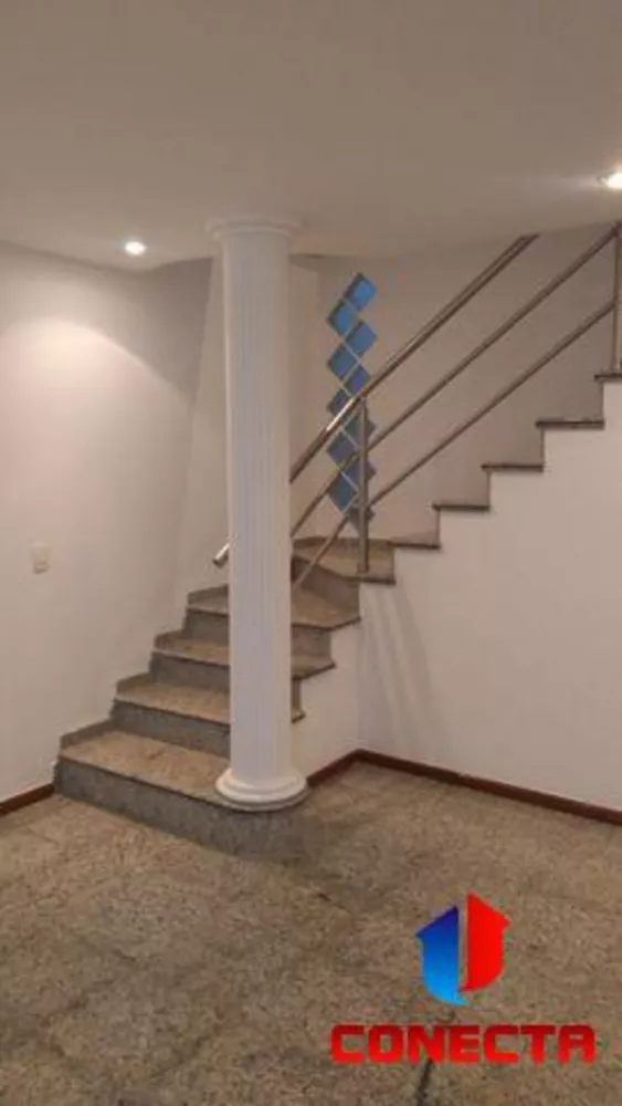 Casa à venda com 5 quartos, 300m² - Foto 3