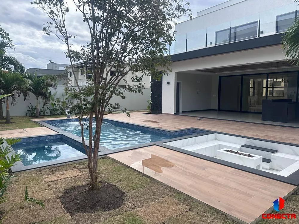 Casa à venda com 4 quartos, 560m² - Foto 2