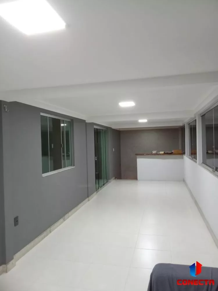 Casa à venda com 4 quartos, 360m² - Foto 2