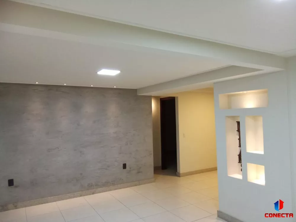 Casa à venda com 4 quartos, 360m² - Foto 1