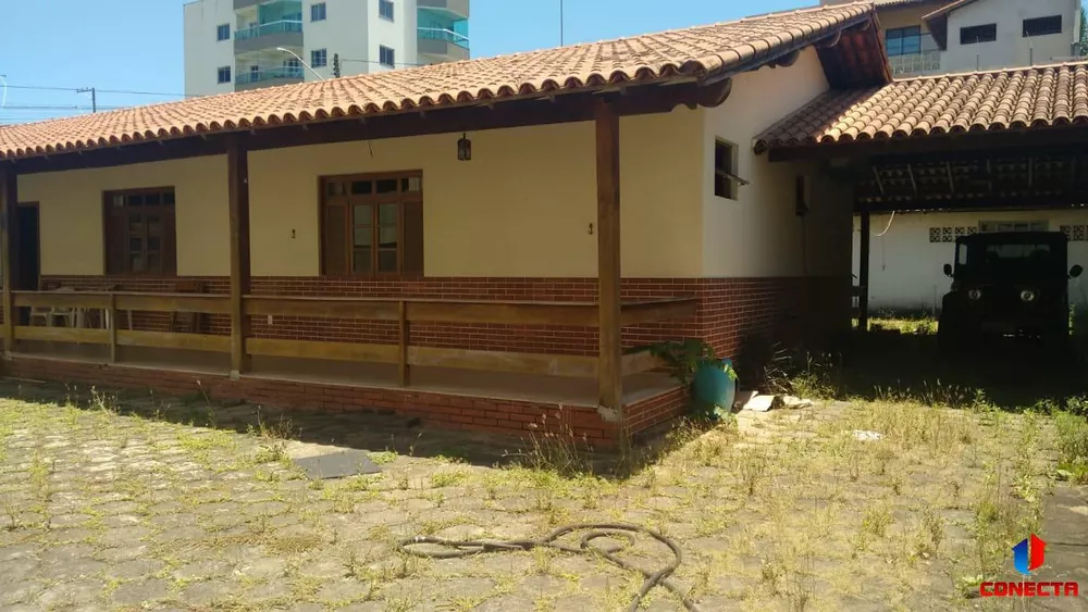 Casa à venda com 3 quartos, 208m² - Foto 1