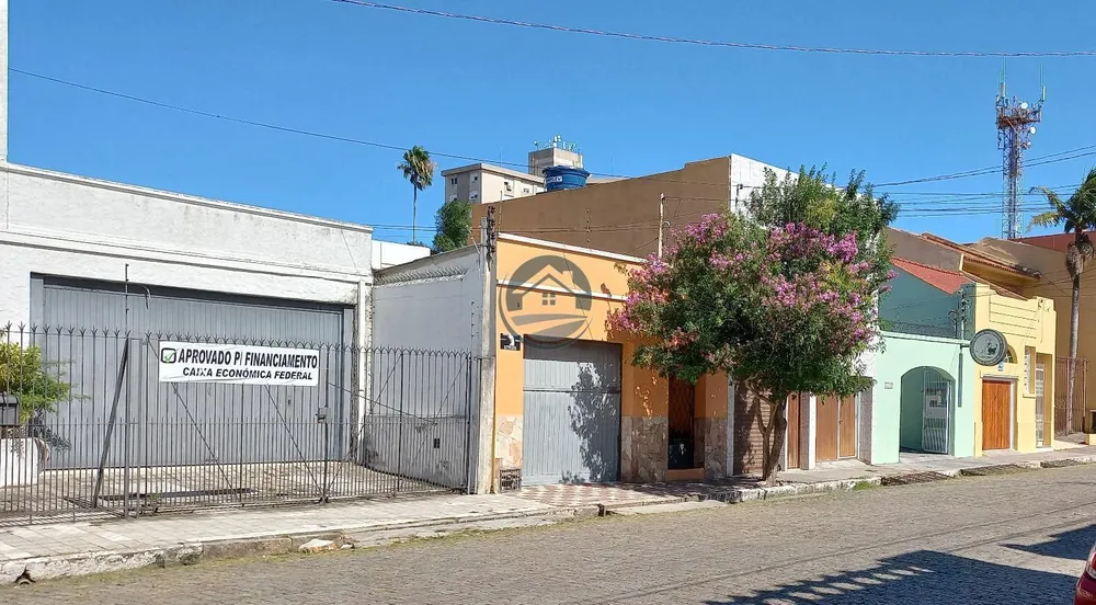 Casa, 2 quartos, 219 m² - Foto 1