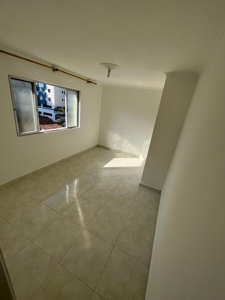 Apartamento à venda com 1 quarto, 45m² - Foto 2