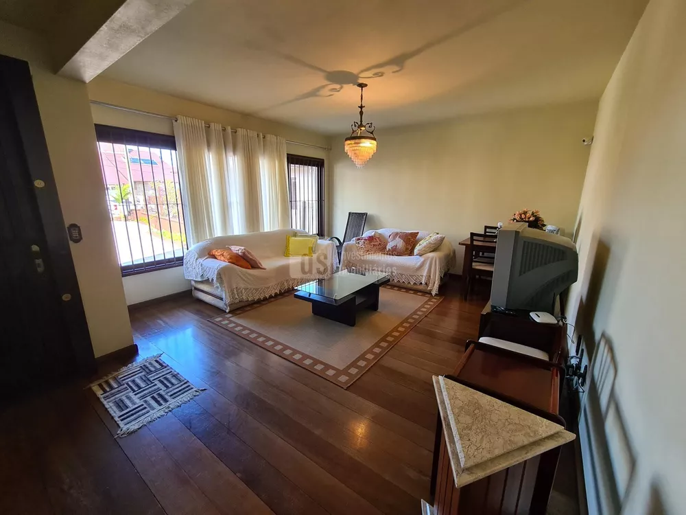 Casa à venda com 4 quartos, 301m² - Foto 3