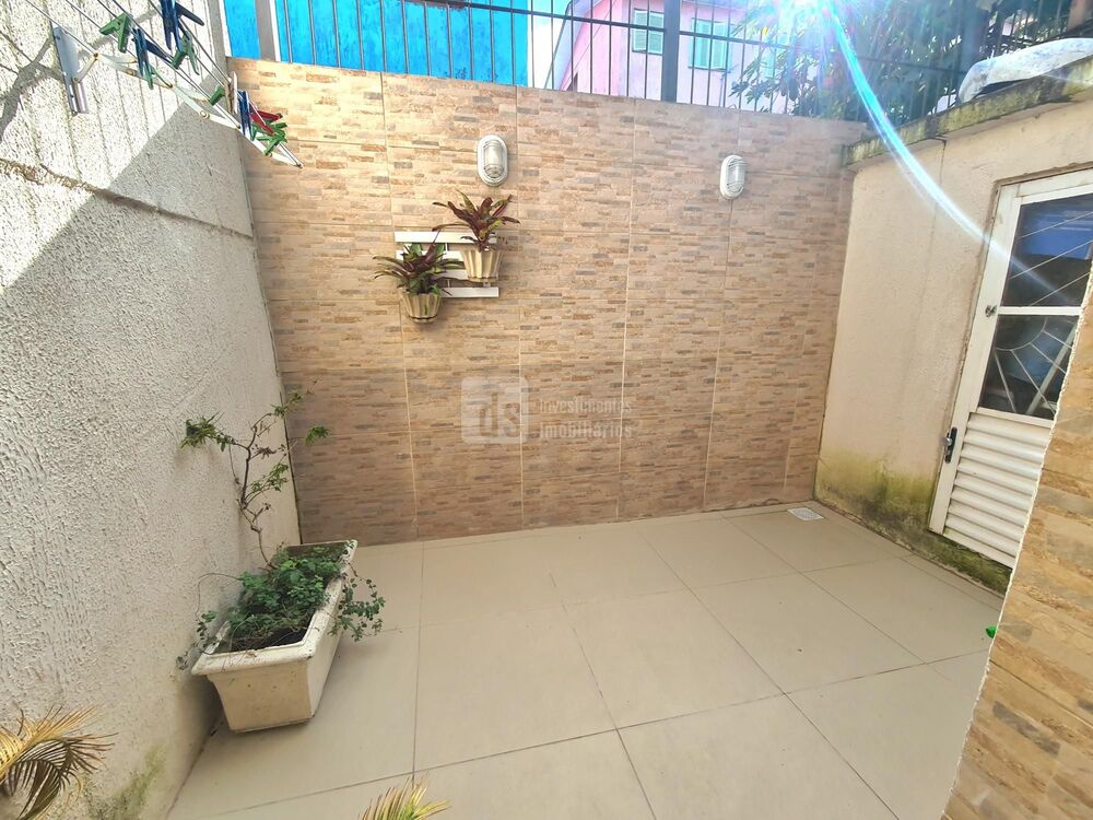 Sobrado à venda com 2 quartos, 240m² - Foto 2