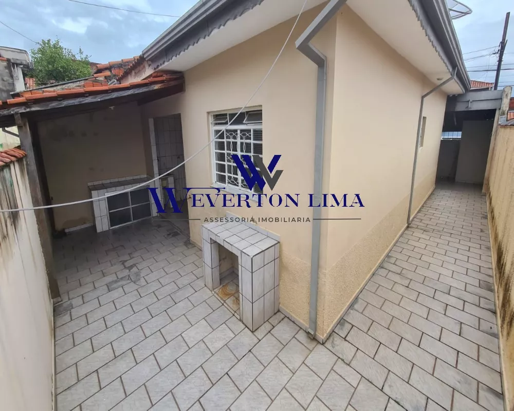 Casa à venda com 2 quartos, 120m² - Foto 1