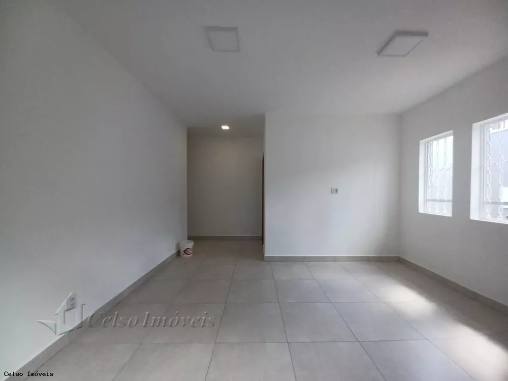 Casa à venda com 2 quartos, 140m² - Foto 3