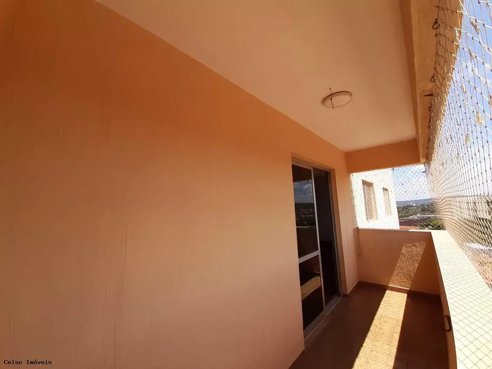 Apartamento à venda com 4 quartos, 131m² - Foto 2