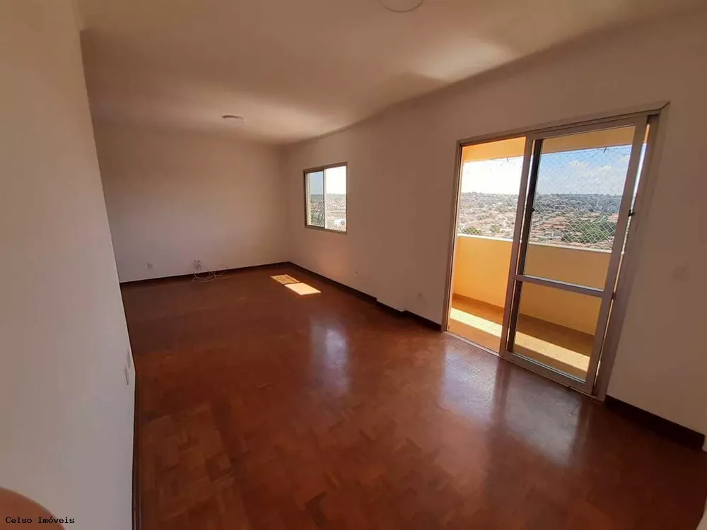 Apartamento à venda com 4 quartos, 131m² - Foto 1