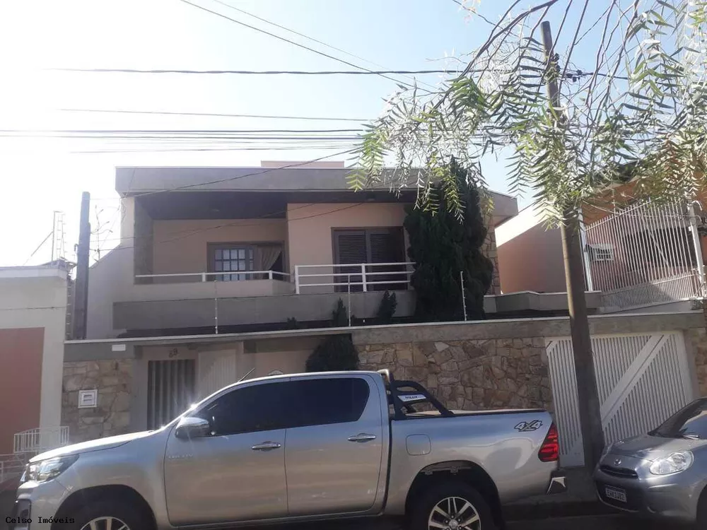 Sobrado à venda com 3 quartos, 253m² - Foto 1