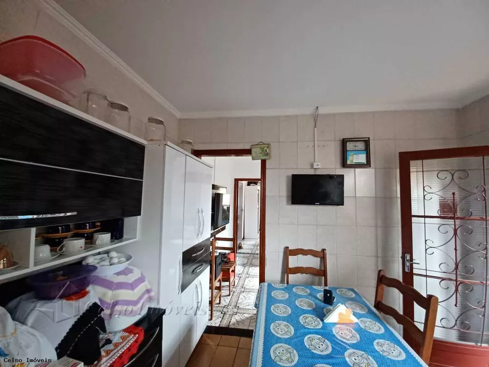 Casa à venda com 2 quartos, 135m² - Foto 2