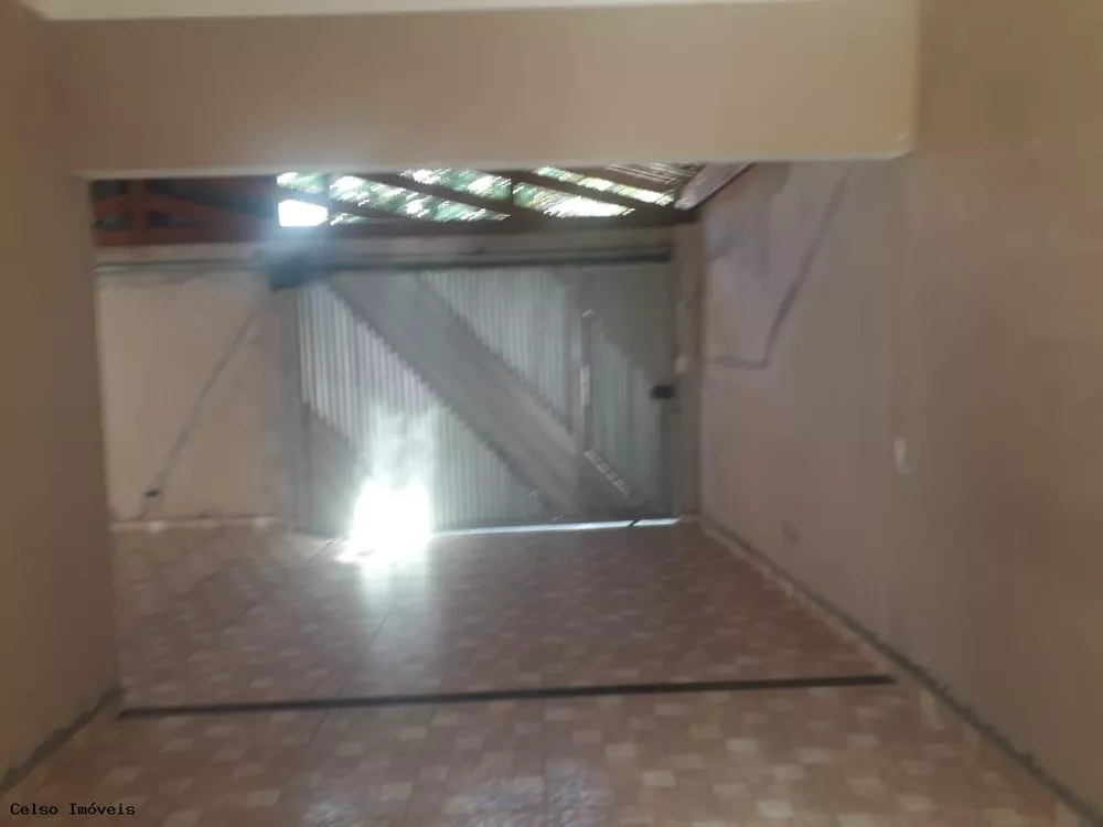 Casa à venda com 3 quartos, 250m² - Foto 1