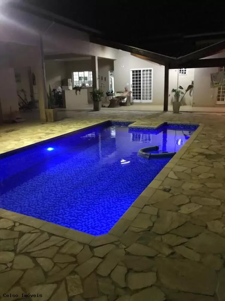 Chácara à venda com 3 quartos, 1250m² - Foto 1