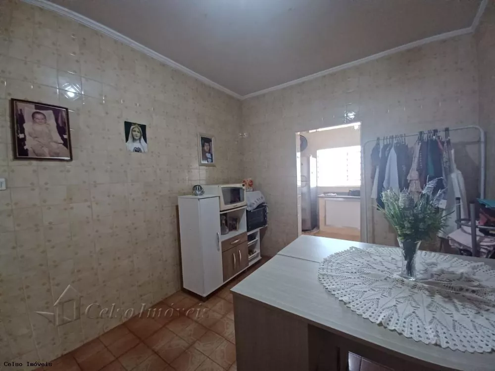 Casa à venda com 2 quartos, 275m² - Foto 4