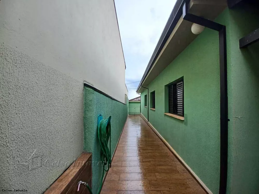 Casa à venda com 4 quartos, 250m² - Foto 3