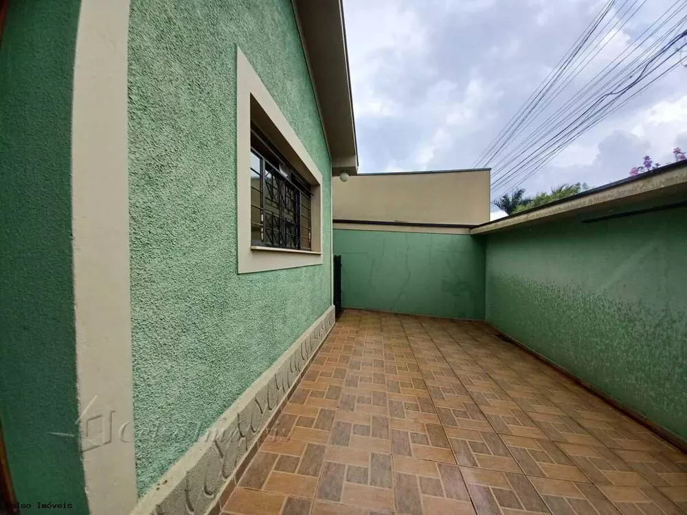 Casa à venda com 4 quartos, 250m² - Foto 1