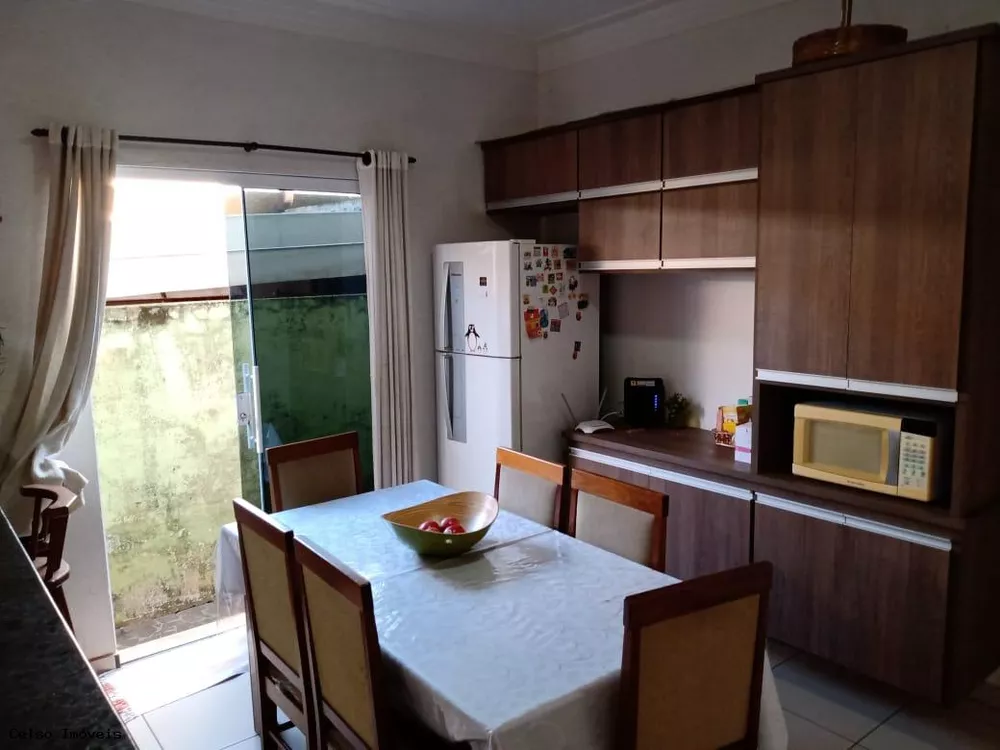 Casa à venda com 3 quartos, 250m² - Foto 3