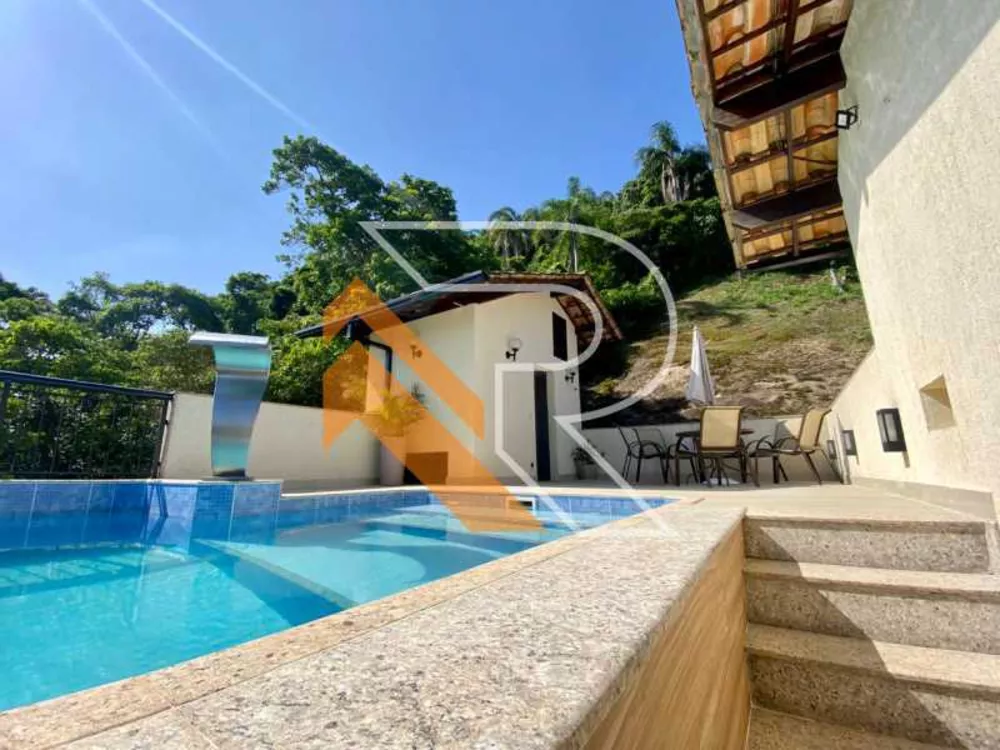 Casa de Condomínio à venda com 3 quartos, 275m² - Foto 1