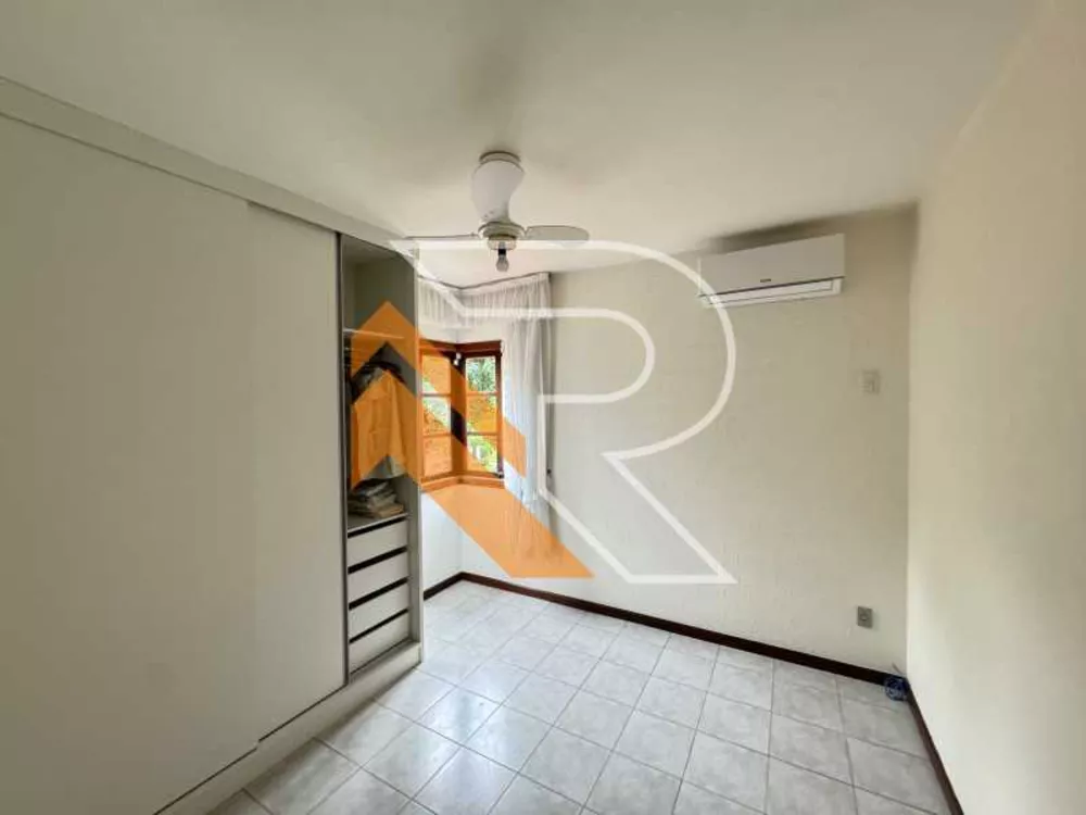 Casa, 3 quartos, 212 m² - Foto 2