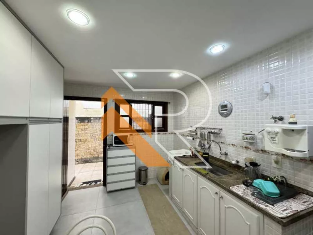 Casa, 3 quartos, 212 m² - Foto 4