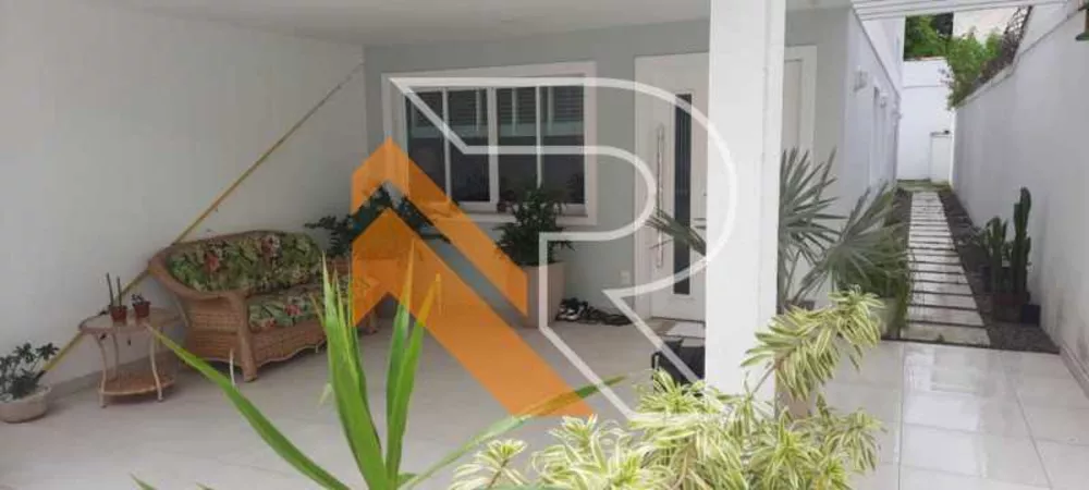 Casa à venda com 5 quartos, 240m² - Foto 2