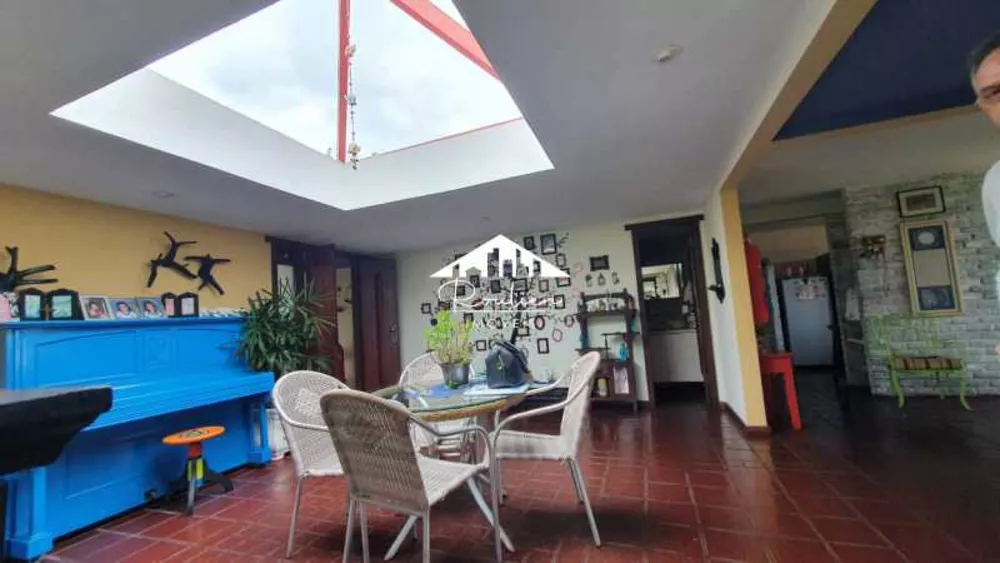 Casa de Condomínio à venda com 5 quartos, 407m² - Foto 6